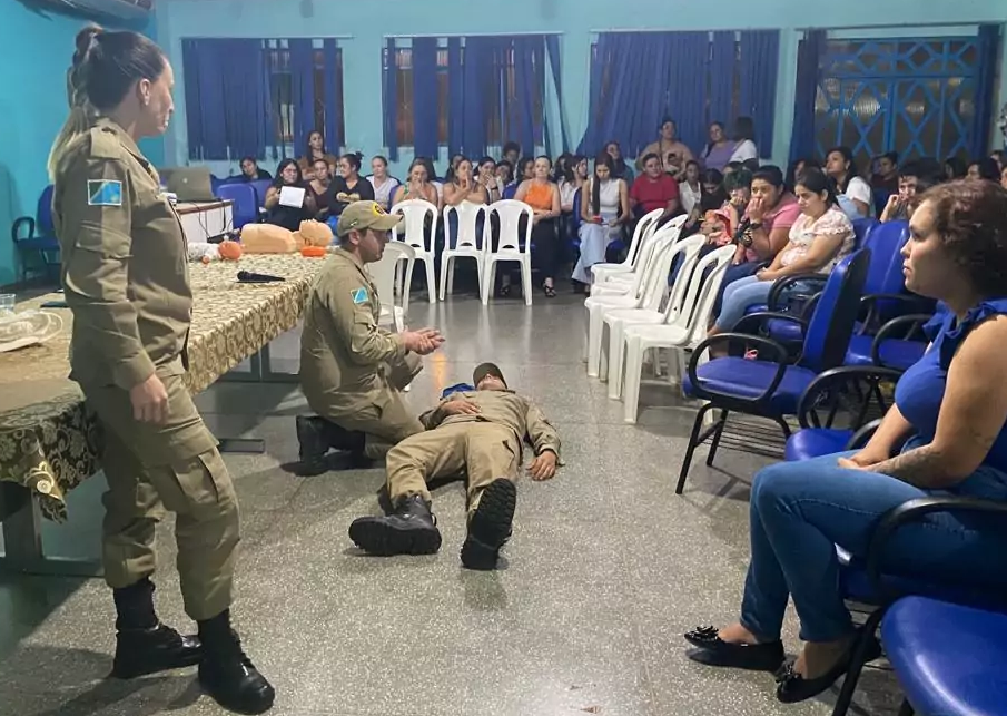Prefeitura de Amambai e Corpo de Bombeiros realiza capacitação de primeiros socorros para profissionais da Educação Infantil Prefeitura de Amambai e Corpo de Bombeiros realiza capacitação de primeiros socorros para profissionais da Educação Infantil