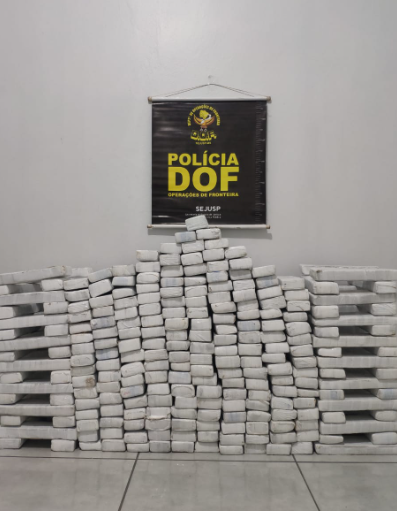 DOF apreende droga que seguia para Porto Alegre DOF apreende droga que seguia para Porto Alegre