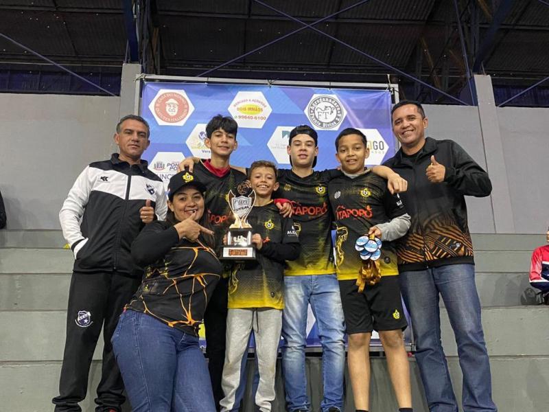 Na 1ª Copa Ponta Porã de futsal a Escolinha Titãs fechou com grandes conquistas Na 1ª Copa Ponta Porã de futsal a Escolinha Titãs fechou com grandes conquistas