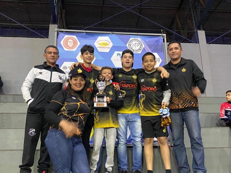 Na 1ª Copa Ponta Porã de futsal a Escolinha Titãs fechou com grandes conquistas Na 1ª Copa Ponta Porã de futsal a Escolinha Titãs fechou com grandes conquistas