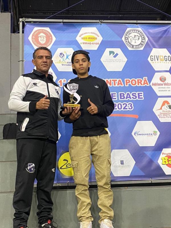 Na 1ª Copa Ponta Porã de futsal a Escolinha Titãs fechou com grandes conquistas Na 1ª Copa Ponta Porã de futsal a Escolinha Titãs fechou com grandes conquistas