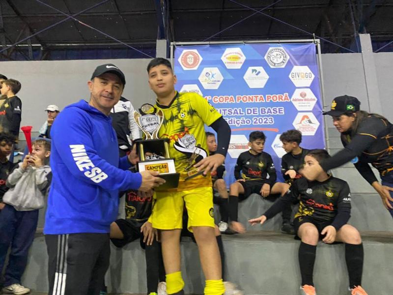 Na 1ª Copa Ponta Porã de futsal a Escolinha Titãs fechou com grandes conquistas Na 1ª Copa Ponta Porã de futsal a Escolinha Titãs fechou com grandes conquistas