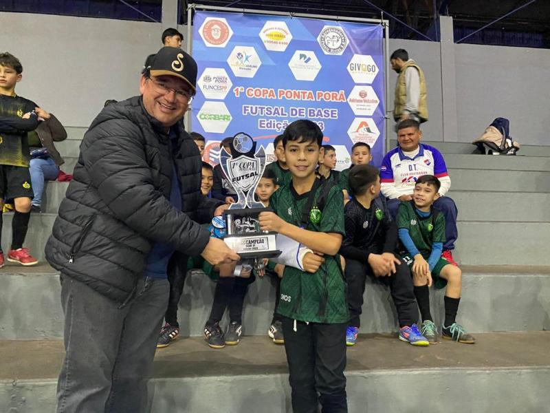 Na 1ª Copa Ponta Porã de futsal a Escolinha Titãs fechou com grandes conquistas Na 1ª Copa Ponta Porã de futsal a Escolinha Titãs fechou com grandes conquistas