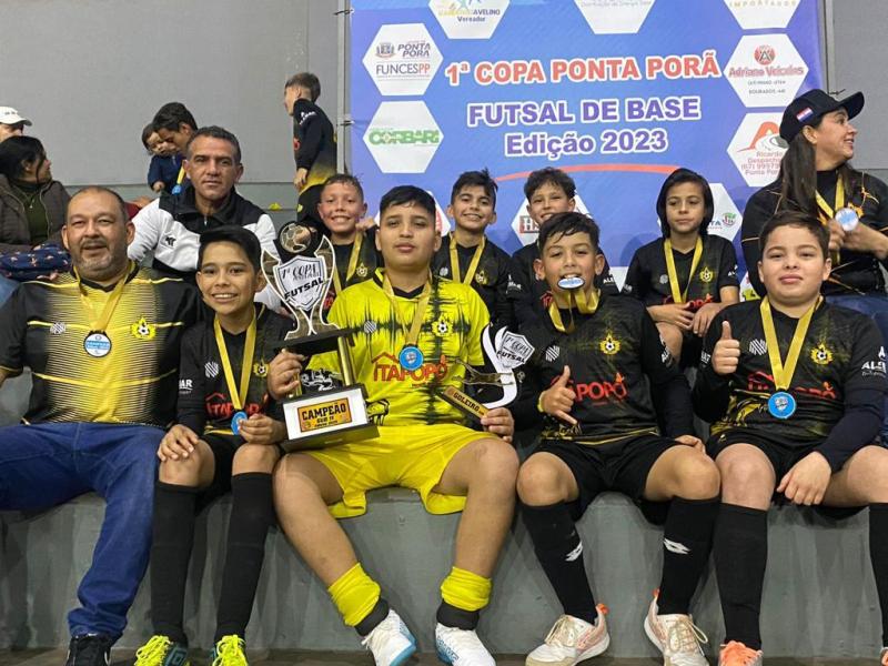 Na 1ª Copa Ponta Porã de futsal a Escolinha Titãs fechou com grandes conquistas Na 1ª Copa Ponta Porã de futsal a Escolinha Titãs fechou com grandes conquistas