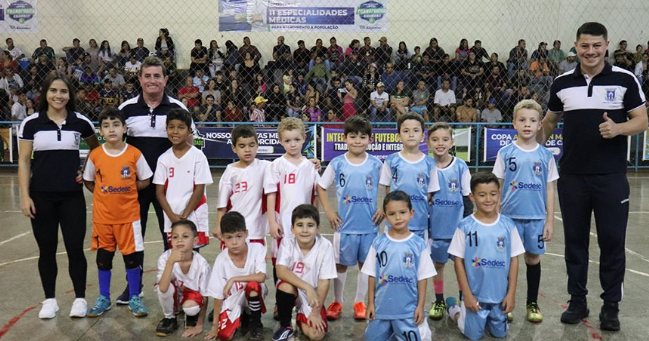Finais emocionantes da Copa Cidade de futsal agitam torcidas e coroam campeões Finais emocionantes da Copa Cidade de futsal agitam torcidas e coroam campeões