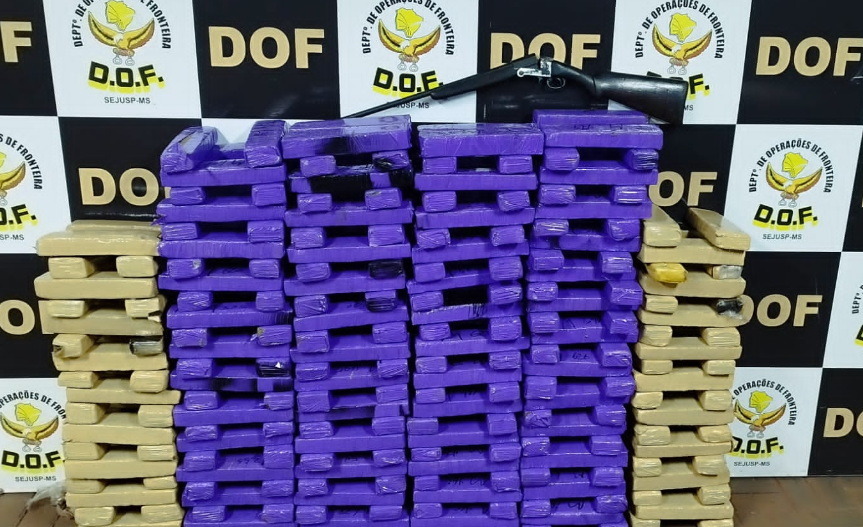 DOF apreende drogas, arma e prende quatro pessoas DOF apreende drogas, arma e prende quatro pessoas
