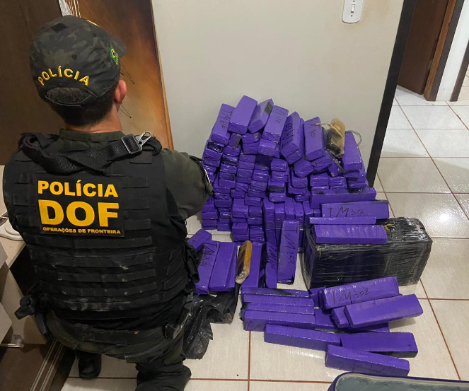 DOF apreende drogas, arma e prende quatro pessoas DOF apreende drogas, arma e prende quatro pessoas