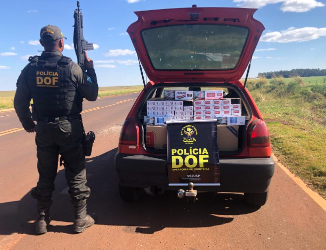 DOF apreende carros carregados com cigarros contrabandeados em Aral Moreira e Maracaju DOF apreende carros carregados com cigarros contrabandeados em Aral Moreira e Maracaju