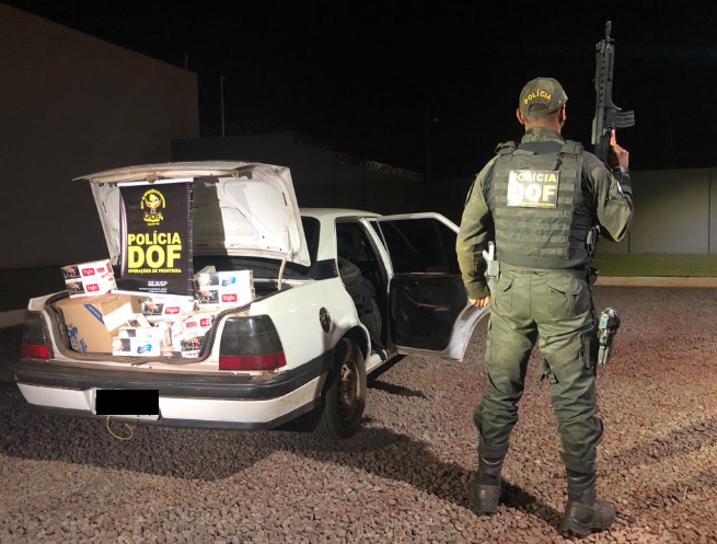 DOF apreende carros carregados com cigarros contrabandeados em Aral Moreira e Maracaju DOF apreende carros carregados com cigarros contrabandeados em Aral Moreira e Maracaju