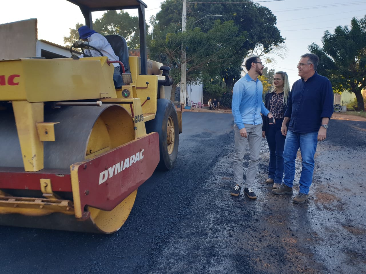 Ponta Porã: Eduardo Campos acompanha aplicação de massa asfáltica na Iturama Ponta Porã: Eduardo Campos acompanha aplicação de massa asfáltica na Iturama