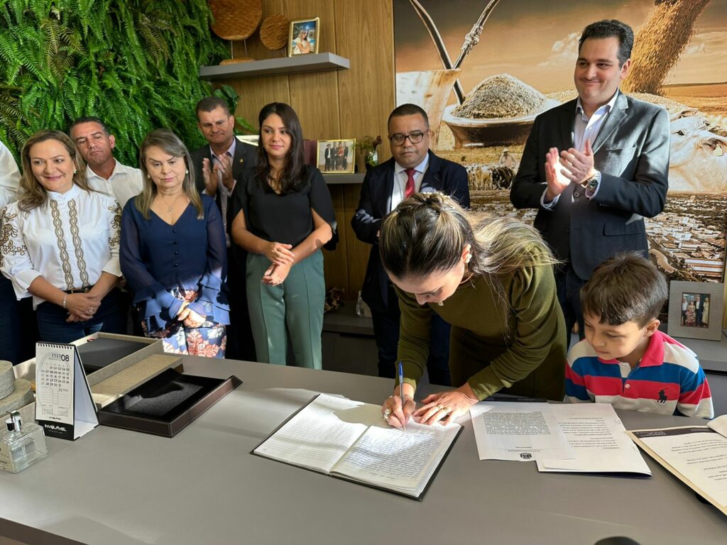 Candinho Gabínio assume interinamente Prefeitura de Ponta Porã Candinho Gabínio assume interinamente Prefeitura de Ponta Porã