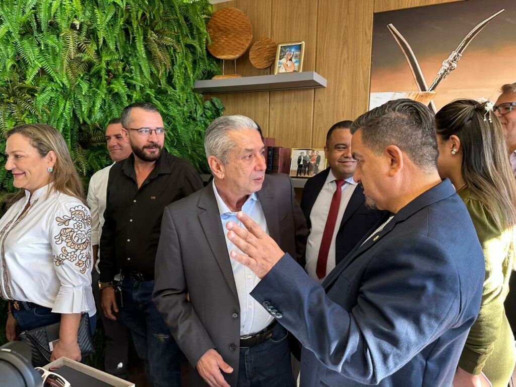 Candinho Gabínio assume interinamente Prefeitura de Ponta Porã Candinho Gabínio assume interinamente Prefeitura de Ponta Porã