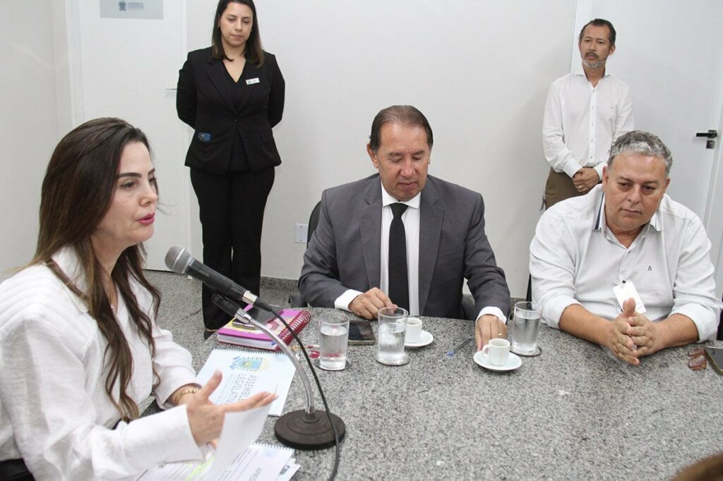 Concurso de Redação da ALEMS deve envolver 104 mil alunos de MS Concurso de Redação da ALEMS deve envolver 104 mil alunos de MS