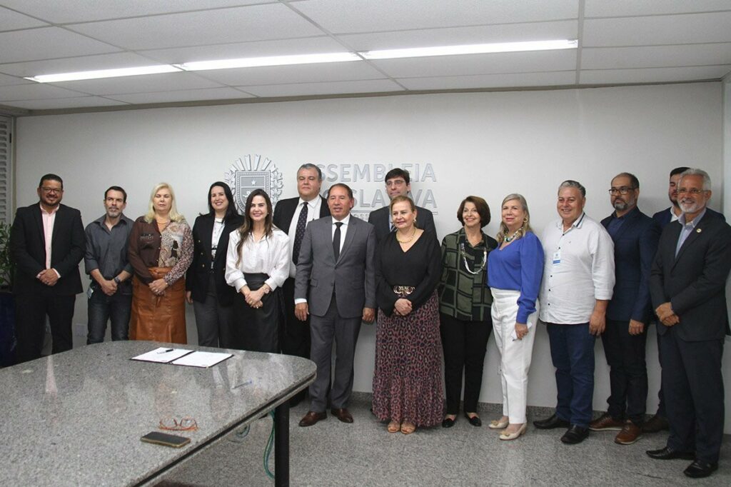 Concurso de Redação da ALEMS deve envolver 104 mil alunos de MS Concurso de Redação da ALEMS deve envolver 104 mil alunos de MS