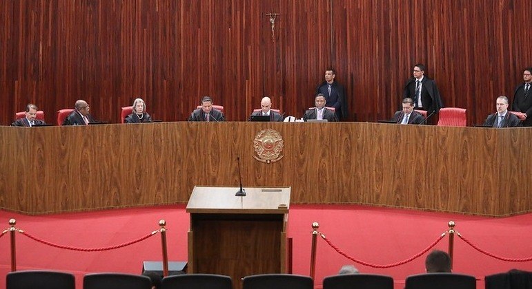 PF pede quebra de sigilos bancário e fiscal de Jair Bolsonaro ao STF PF pede quebra de sigilos bancário e fiscal de Jair Bolsonaro ao STF