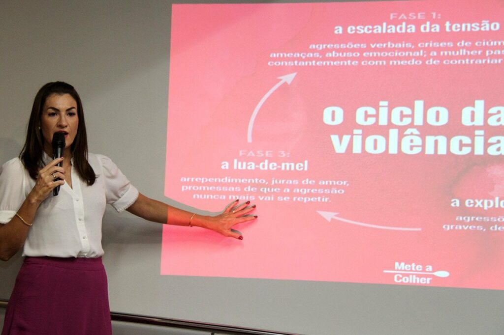 Agosto Lilás: ALEMS proporciona tarde de conhecimento e autoestima da mulher Agosto Lilás: ALEMS proporciona tarde de conhecimento e autoestima da mulher