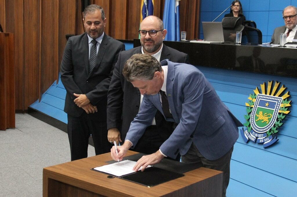 Parlamento celebra o Dia da Educação Superior com homenagens Parlamento celebra o Dia da Educação Superior com homenagens