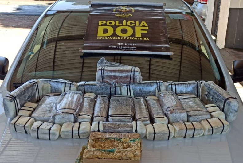 Casal que seguia com pasta base de cocaína para Campo Grande é preso pelo DOF Casal que seguia com pasta base de cocaína para Campo Grande é preso pelo DOF
