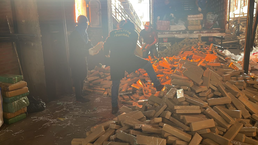 PF incinera cerca de 23 toneladas de maconha no MS PF incinera cerca de 23 toneladas de maconha no MS