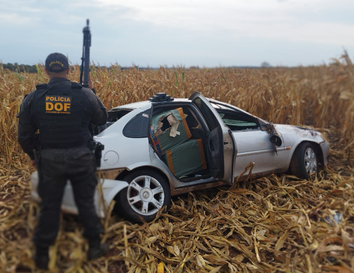 Veículo com mercadorias ilegais capota às margens da MS-379 e é apreendido pelo DOF