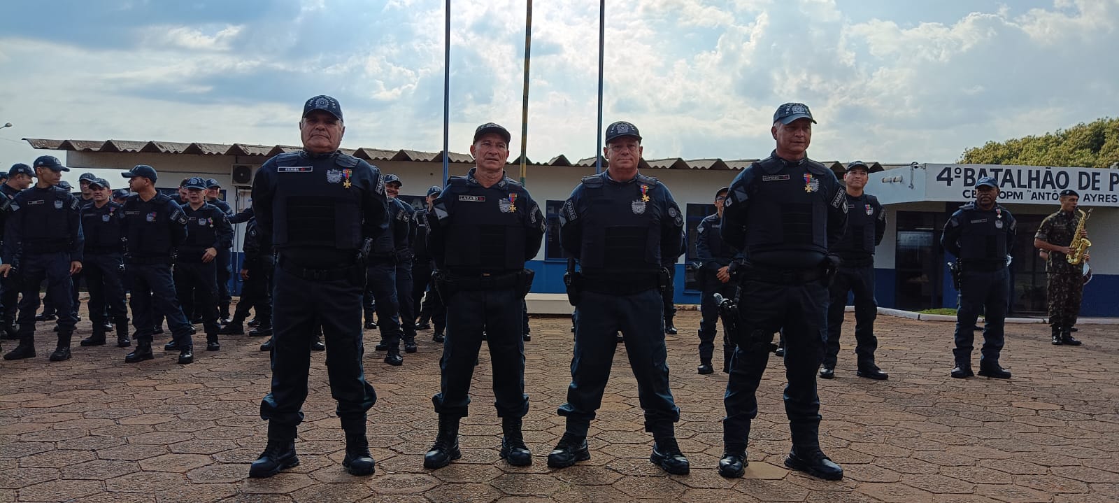 Ponta Porã: PMs do 4º BPM recebem medalhas por tempo de serviço prestados à sociedade Sul Mato-grossense Ponta Porã: PMs do 4º BPM recebem medalhas por tempo de serviço prestados à sociedade Sul Mato-grossense
