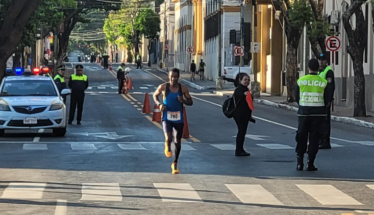 Atleta de Ponta Porã é terceiro na Maratona Internacional de Assunção Atleta de Ponta Porã é terceiro na Maratona Internacional de Assunção