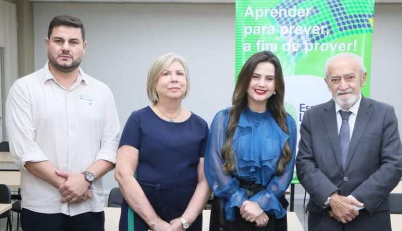 MS: Deputada vai à Suíça apresentar proposta da Escola do Legislativo MS: Deputada vai à Suíça apresentar proposta da Escola do Legislativo