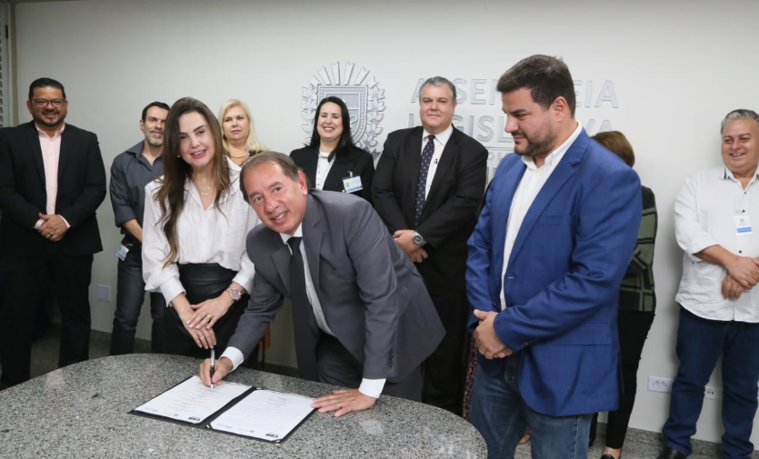 Mara Caseiro faz o lançamento do 1º Concurso Estadual de Redação da Escola do Legislativo