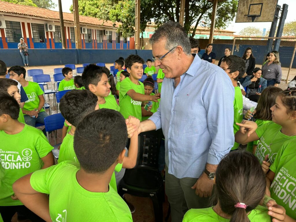 Ponta Porã: Eduardo Campos participa de lançamento do projeto Recicla Verdinho Ponta Porã: Eduardo Campos participa de lançamento do projeto Recicla Verdinho