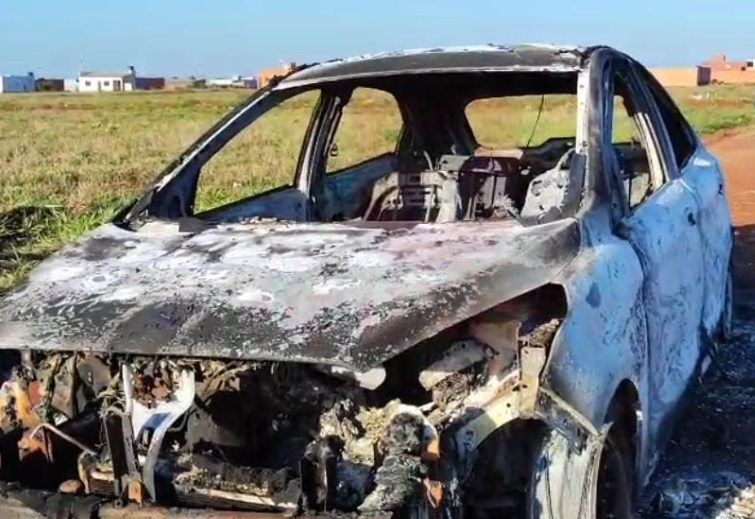 Pedro Juan Caballero: Veículo incendiado desperta suspeitas de conexão com homicídio no bairro San Gerardo