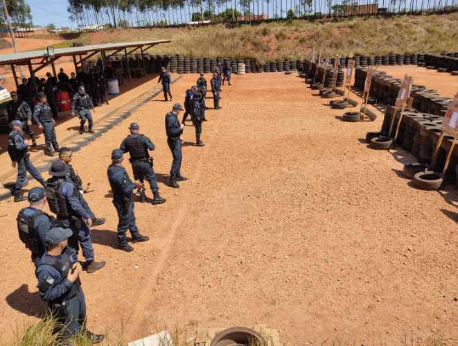 Ponta Porã: PMs aprimoram habilidades com novas pistolas Beretta APX 9mm Ponta Porã: PMs aprimoram habilidades com novas pistolas Beretta APX 9mm