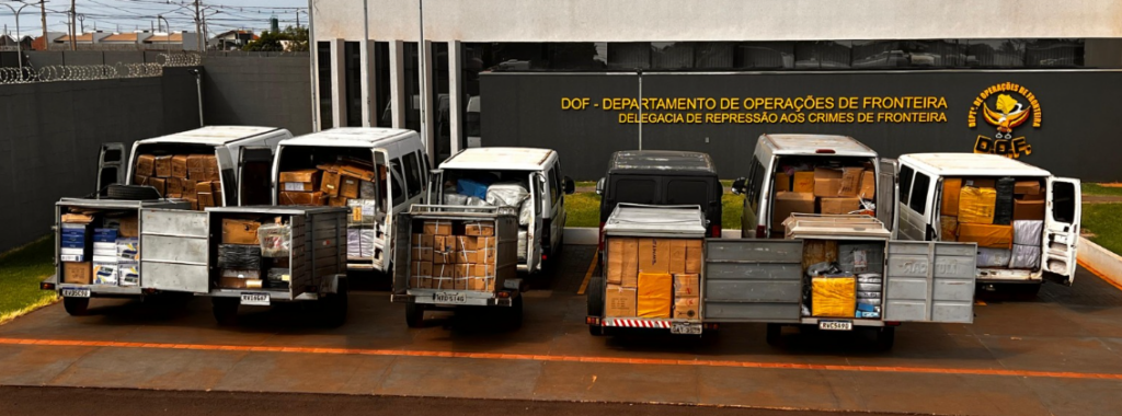 DOF apreende comboio de vans com dois milhões de reais em mercadorias contrabandeadas do Paraguai DOF apreende comboio de vans com dois milhões de reais em mercadorias contrabandeadas do Paraguai