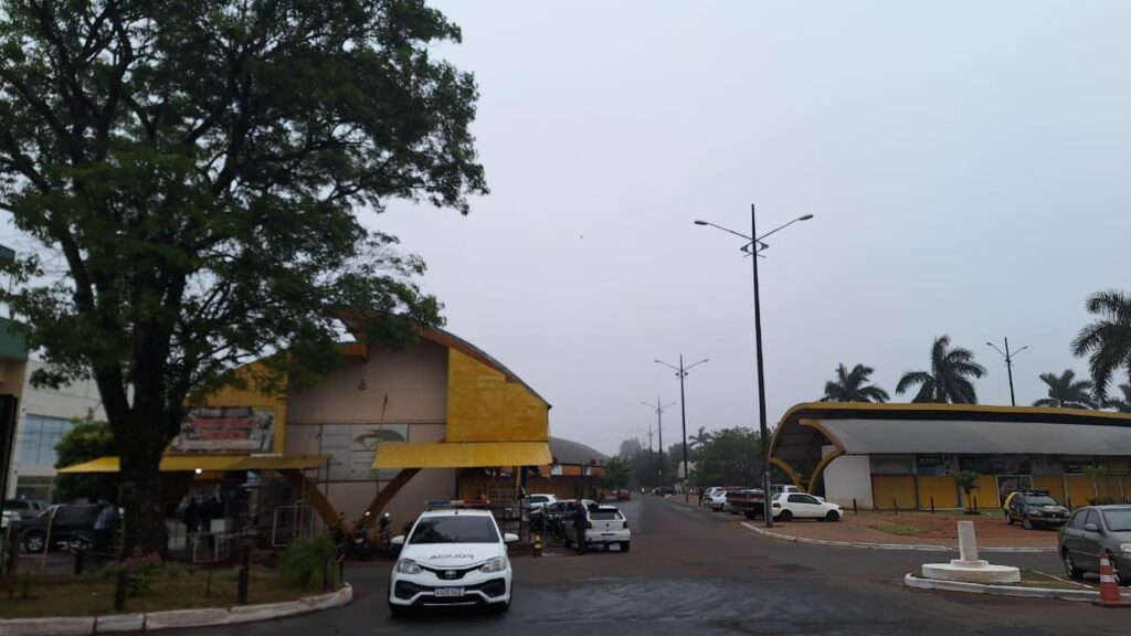 Temperatura em Ponta Porã cai e a neblina cobre a cidade ao amanhecer
