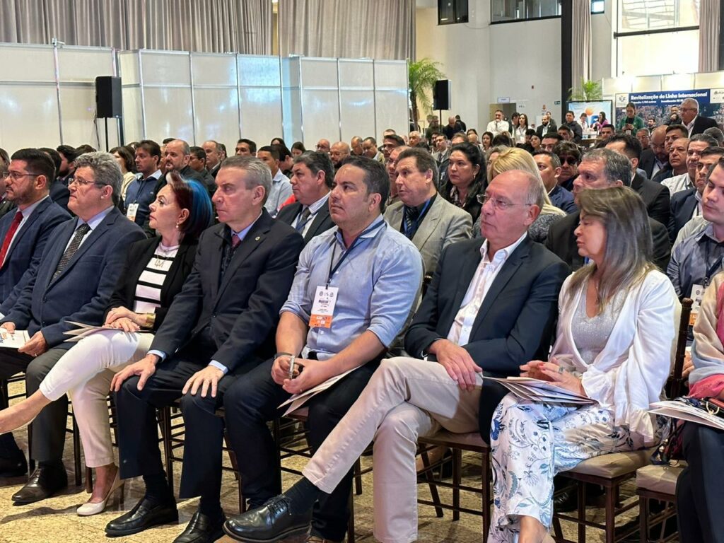 Eduardo Riedel e Eduardo Campos participam da abertura da 1.ª Feria de Negócios da Fronteira Eduardo Riedel e Eduardo Campos participam da abertura da 1.ª Feria de Negócios da Fronteira