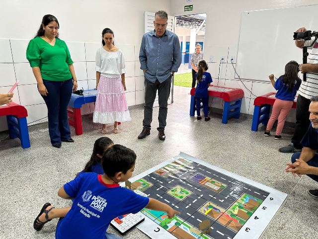 CEINFs de Ponta Porã recebem kit de robótica CEINFs de Ponta Porã recebem kit de robótica