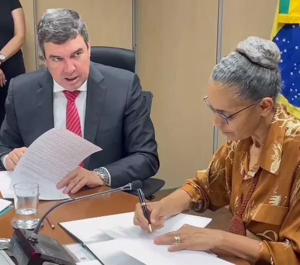 Em Brasília, Riedel firma compromisso para crescer sem problemas ambientais Em Brasília, Riedel firma compromisso para crescer sem problemas ambientais