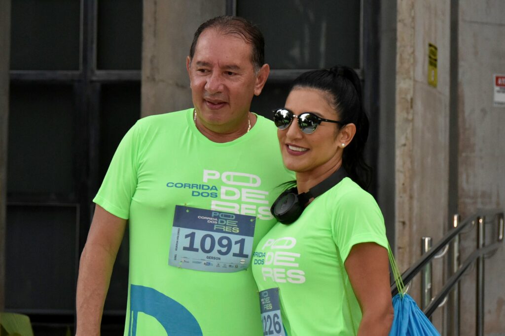 Corrida dos Poderes: Com clima agradável, evento reúne 2,5 mil pessoas Corrida dos Poderes: Com clima agradável, evento reúne 2,5 mil pessoas