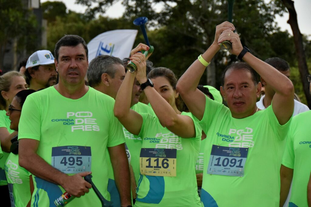 Corrida dos Poderes: Com clima agradável, evento reúne 2,5 mil pessoas Corrida dos Poderes: Com clima agradável, evento reúne 2,5 mil pessoas