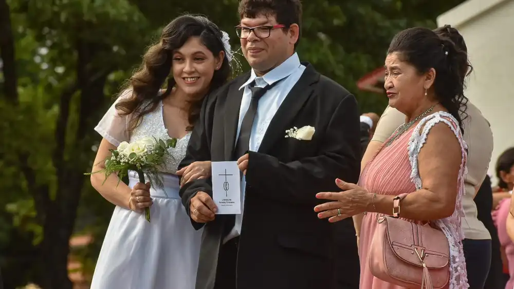 El “sí, acepto” de 38 parejas en boda comunitaria en Fernando de la Mora