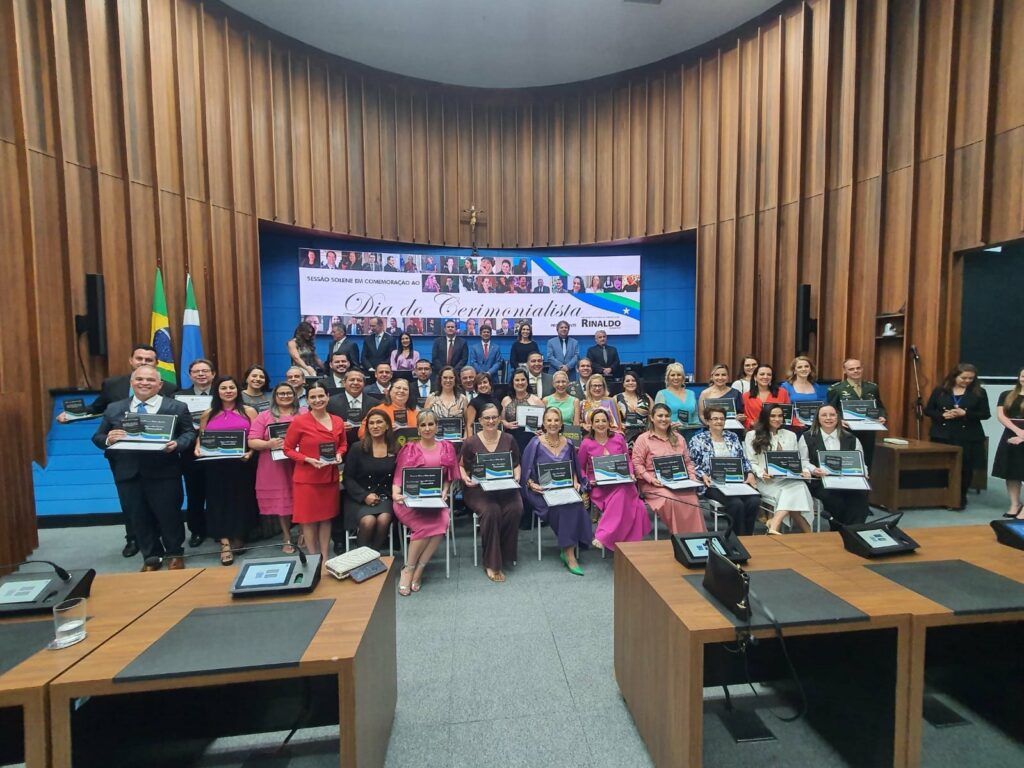 Cerimonialistas são homenageados em noite solene na Assembleia Legislativa Cerimonialistas são homenageados em noite solene na Assembleia Legislativa