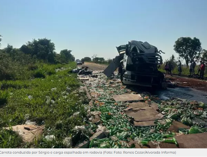 Motorista morto em acidente entre carretas era do Paraná e tinha 49 anos Motorista morto em acidente entre carretas era do Paraná e tinha 49 anos