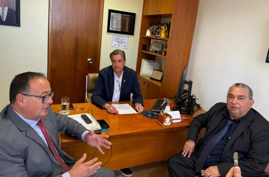 Prefeito Bandeira encerra agenda em Brasília com sensação de dever cumprido Prefeito Bandeira encerra agenda em Brasília com sensação de dever cumprido