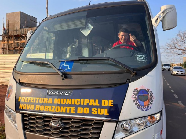 Prefeito Guga conquista ônibus para Universitários e Comunidades Religiosas Prefeito Guga conquista ônibus para Universitários e Comunidades Religiosas