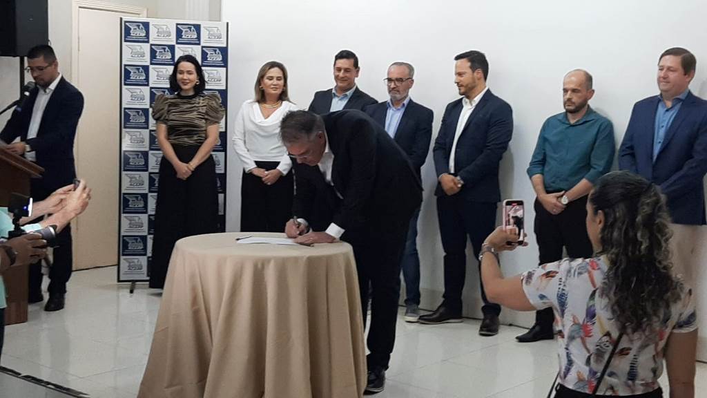 Ponta Porã: Nova diretoria da ACEPP toma posse e fala em união de todos Ponta Porã: Nova diretoria da ACEPP toma posse e fala em união de todos