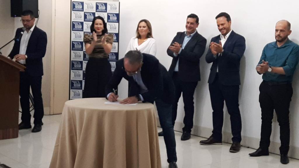 Ponta Porã: Nova diretoria da ACEPP toma posse e fala em união de todos Ponta Porã: Nova diretoria da ACEPP toma posse e fala em união de todos
