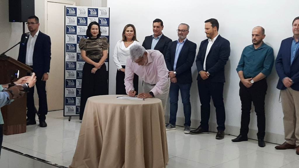 Ponta Porã: Nova diretoria da ACEPP toma posse e fala em união de todos Ponta Porã: Nova diretoria da ACEPP toma posse e fala em união de todos