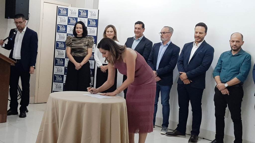 Ponta Porã: Nova diretoria da ACEPP toma posse e fala em união de todos Ponta Porã: Nova diretoria da ACEPP toma posse e fala em união de todos