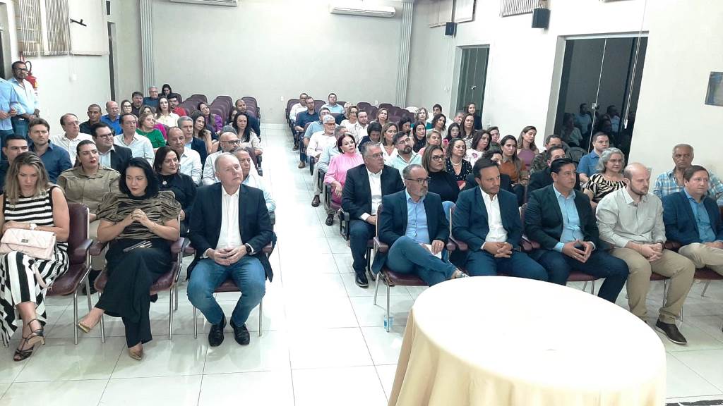 Ponta Porã: Nova diretoria da ACEPP toma posse e fala em união de todos Ponta Porã: Nova diretoria da ACEPP toma posse e fala em união de todos