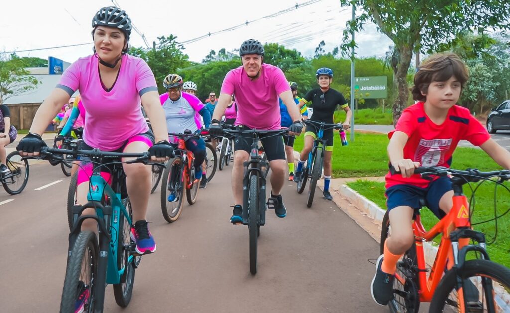 Bicicletada fecha Outubro Rosa; ações preventivas continuam durante o ano em Ponta Porã Bicicletada fecha Outubro Rosa; ações preventivas continuam durante o ano em Ponta Porã