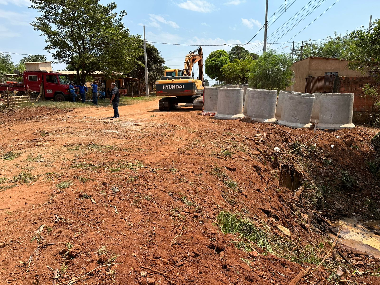 Acesso à UEMS e ao Júlia Cardinal recebe obras de drenagem Acesso à UEMS e ao Júlia Cardinal recebe obras de drenagem
